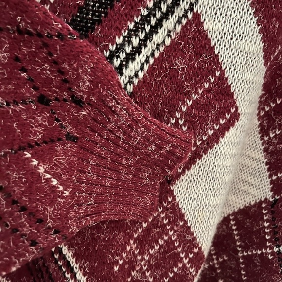 Vintage Kinsington Men’s Burgundy Crew Neck Sweater XL Made In Italy - Picture 3 of 6